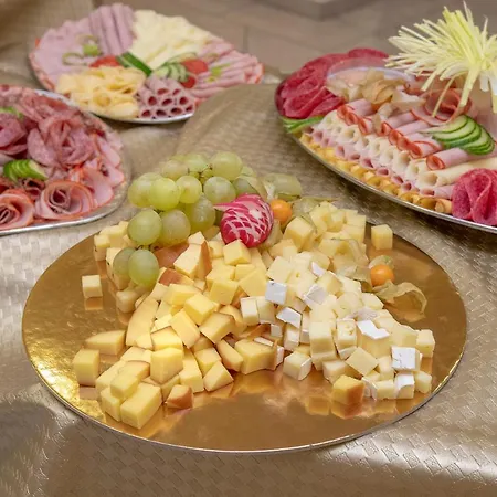 白玫瑰大酒店